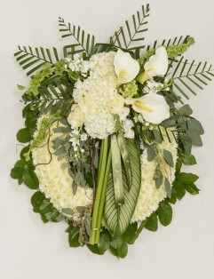 WHITE AND GREEN WREATH