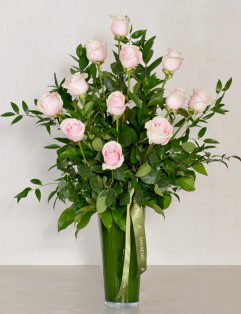 12 PINK ROSES