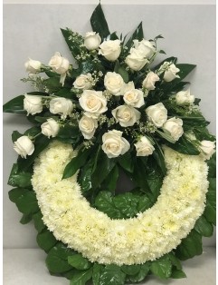 CLASSIC WREATH WITH WHITE ROSES 